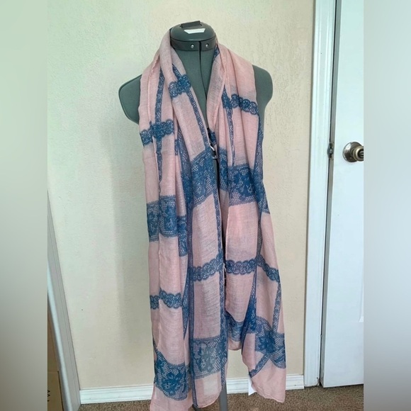 Darice Brand/Pink & Blue Scarf - Picture 6 of 8